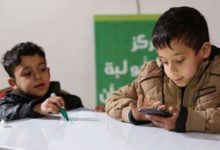 Refugee children are learning to read with smartphone games